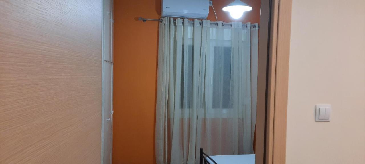 Livia'S Room To Ampelokipi Metro Airport Line Athens Exterior photo