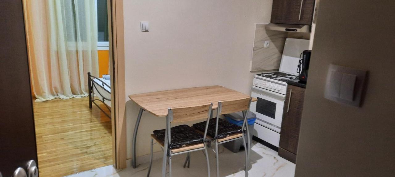 Livia'S Room To Ampelokipi Metro Airport Line Athens Exterior photo